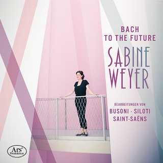 La pianiste Sabine Weyer joue Bach transcrit par des modernes