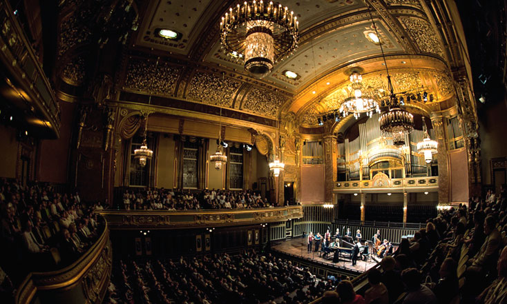 la somptueuse salle de concert de l'Académie Ferenc Liszt de Budapest