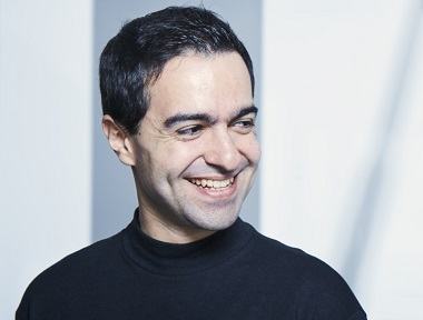 José Menor joue intégrale de l'œuvre pour piano d'Hèctor Parra