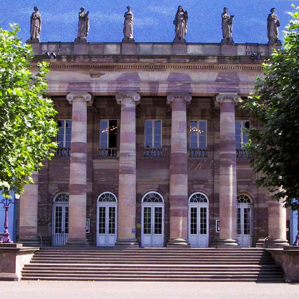 façade du Théâtre municipal de Strasbourg, avec ses six cariatides