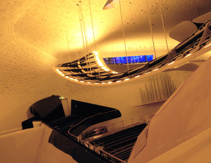 accès à la grande salle de la Philharmonie © Bertrand Bolognesi