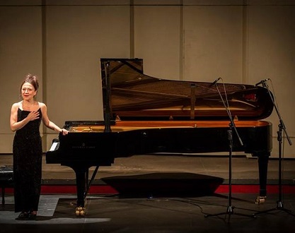 la pianiste chilienne María Paz Santibañez dans "Résistance féminine"