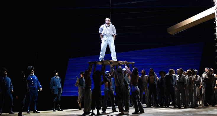 Lucas Meachem (baryton) dans Billy Budd (Britten) à l'Opéra Bastille