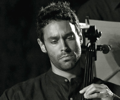 le violoncelliste italien Patrizio Serino